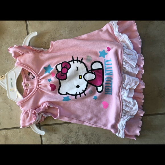 Hello Kitty Outfit - Picture 2 of 3